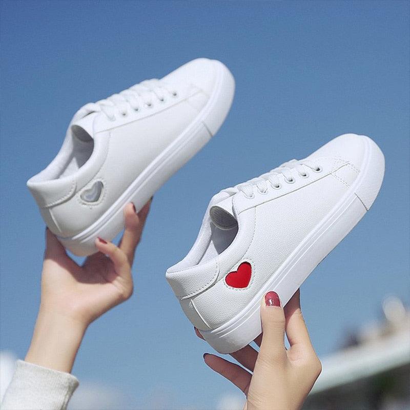 Woman Fashion New PU Leather Shoes Breathable Cute Heart Flats Casual White Sneakers Platform Tenis Comfortable Shoes Leather Womens Sneakers Stevvex