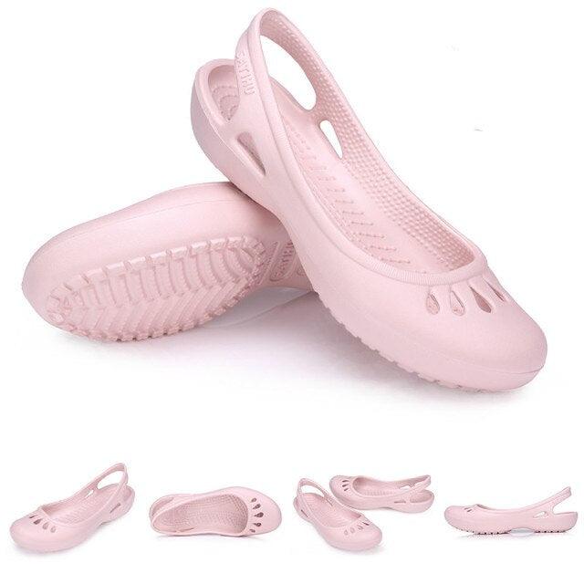 Women Clogs Modern Sandals Home Non-slip Summer Shoes Flat Slippers Plastic Waterproof Garden Shoes Classic Clog Casual Slip On Water Shoe Sandal Indoor Outdoor Slipper Stevvex