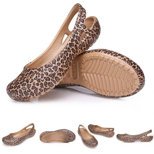 Women Clogs Modern Sandals Home Non-slip Summer Shoes Flat Slippers Plastic Waterproof Garden Shoes Classic Clog Casual Slip On Water Shoe Sandal Indoor Outdoor Slipper Stevvex