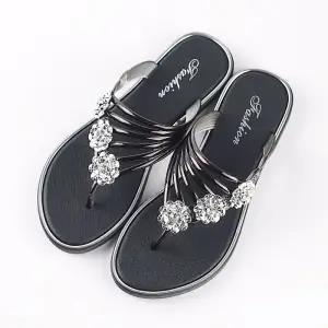 Women Fashion Silver High Quality Anti Skid Beach Sandals Lady Casual Golden Crystal Summer Home Sandals Women's T-Strap Thong Crystal Rhinestone Glitter Stretch Flat Sandal Stevvex