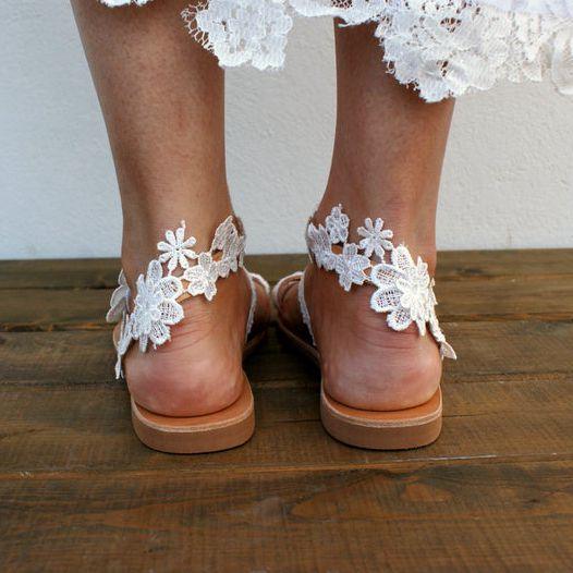 Women Flat Shoes Summer Bohemian Sandal Lace Straps Floral Style Sandal White Beach Shoes Clip Toe Casual Lace Floral Beach Flip Flop Comfy Shoes Summer Elegant Toe Ring Sandals Stevvex