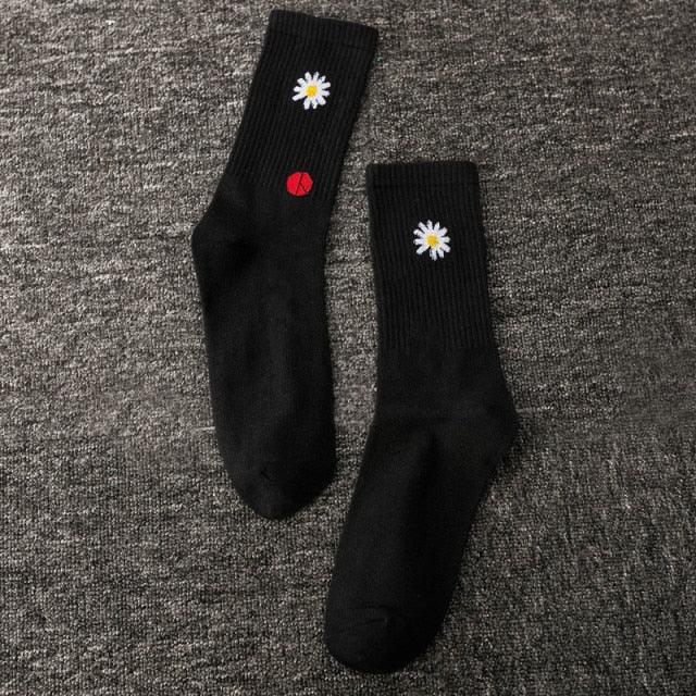 Women Korea Funny Socks Long Socks Black Cool Socks Harajuku GD Hip Hop Cotton Skateboard Socks Men New Trend Daisy Socks Men Stevvex