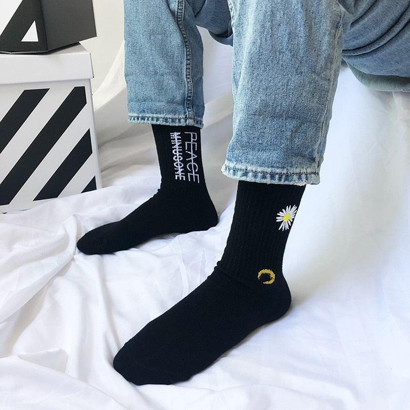 Women Korea Funny Socks Long Socks Black Cool Socks Harajuku GD Hip Hop Cotton Skateboard Socks Men New Trend Daisy Socks Men Stevvex