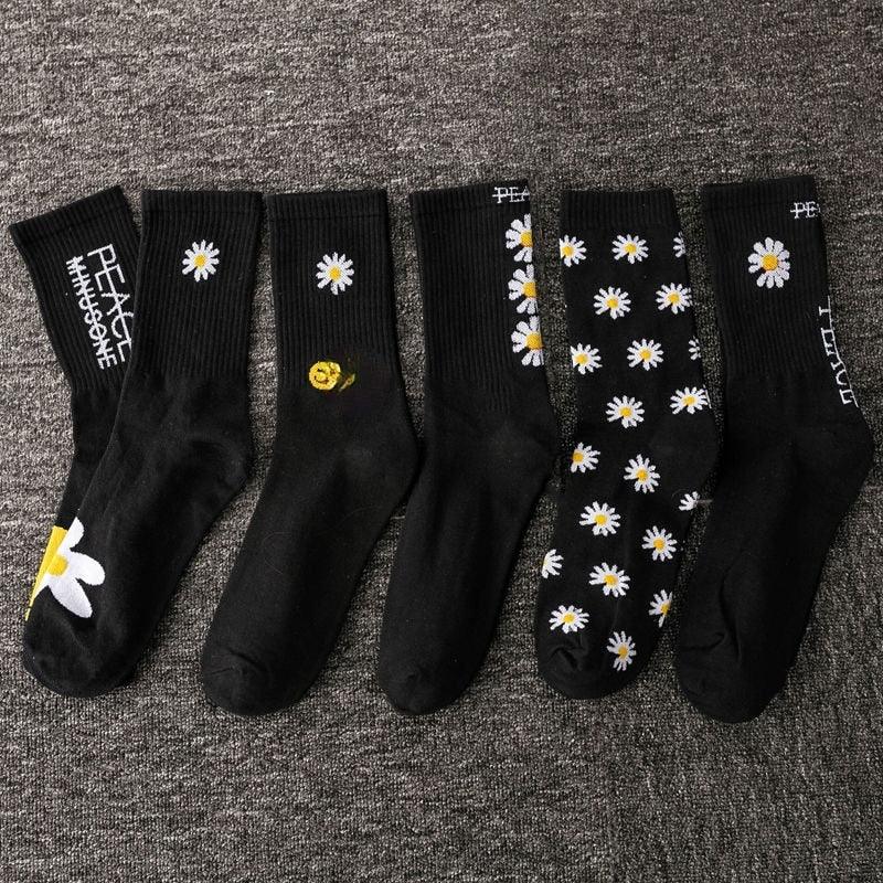 Women Korea Funny Socks Long Socks Black Cool Socks Harajuku GD Hip Hop Cotton Skateboard Socks Men New Trend Daisy Socks Men Stevvex