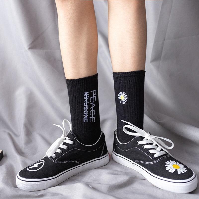 Women Korea Funny Socks Long Socks Black Cool Socks Harajuku GD Hip Hop Cotton Skateboard Socks Men New Trend Daisy Socks Men Stevvex
