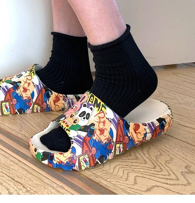 Women Men Summer Slippers Beach Slides Sandals Cartoon Flip Flops Thick Soled Boys Girls Couples Bathroom Shoes Non-Slip Quick Drying Soft Massage Slides Comfortable Lightweight Open Toe Pool Spa Sandals Stevvex