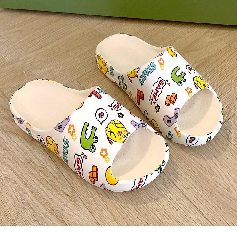 Women Men Summer Slippers Beach Slides Sandals Cartoon Flip Flops Thick Soled Boys Girls Couples Bathroom Shoes Non-Slip Quick Drying Soft Massage Slides Comfortable Lightweight Open Toe Pool Spa Sandals Stevvex