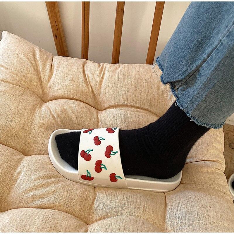 Women's Summer Flip Flops Slippers Soft Slides Cherry Home Bathroom Non Slip Casual Beach Quick Drying Slide Sandal With Thick Sole Non-Slip Soft Shower Open Toe Slippers Stevvex