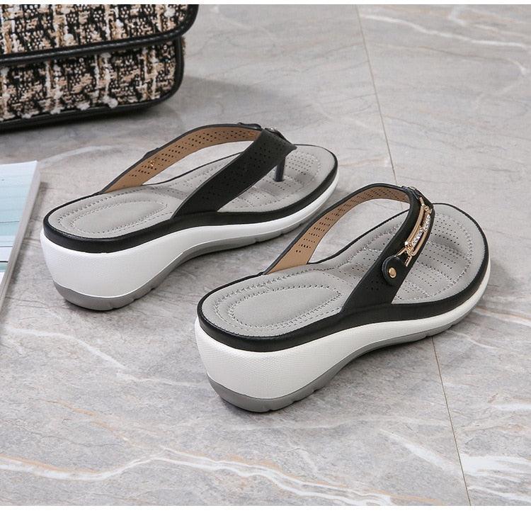 Women's Summer New Fashion Metal Button Slides Beach Shoes Modern Sandals Women Outside Platform Comfort Thong Style Flip Flops Sandals With Arch Support Thick Sole Outdoor Flip Flops Stevvex