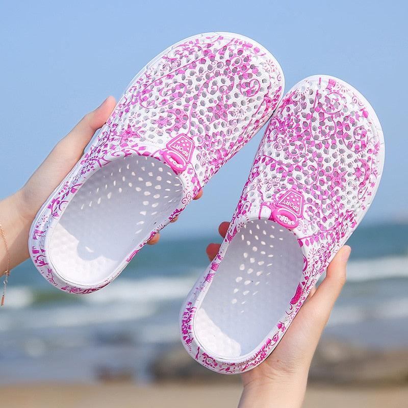 Womens Casual Clogs Breathable Beach Sandals Valentine Slippers Summer Slip On Women Flip Flops Shoes Sandals Quick Drying Slippers Walking Lightweight Rain Beach Summer Pool Water Shoes Stevvex