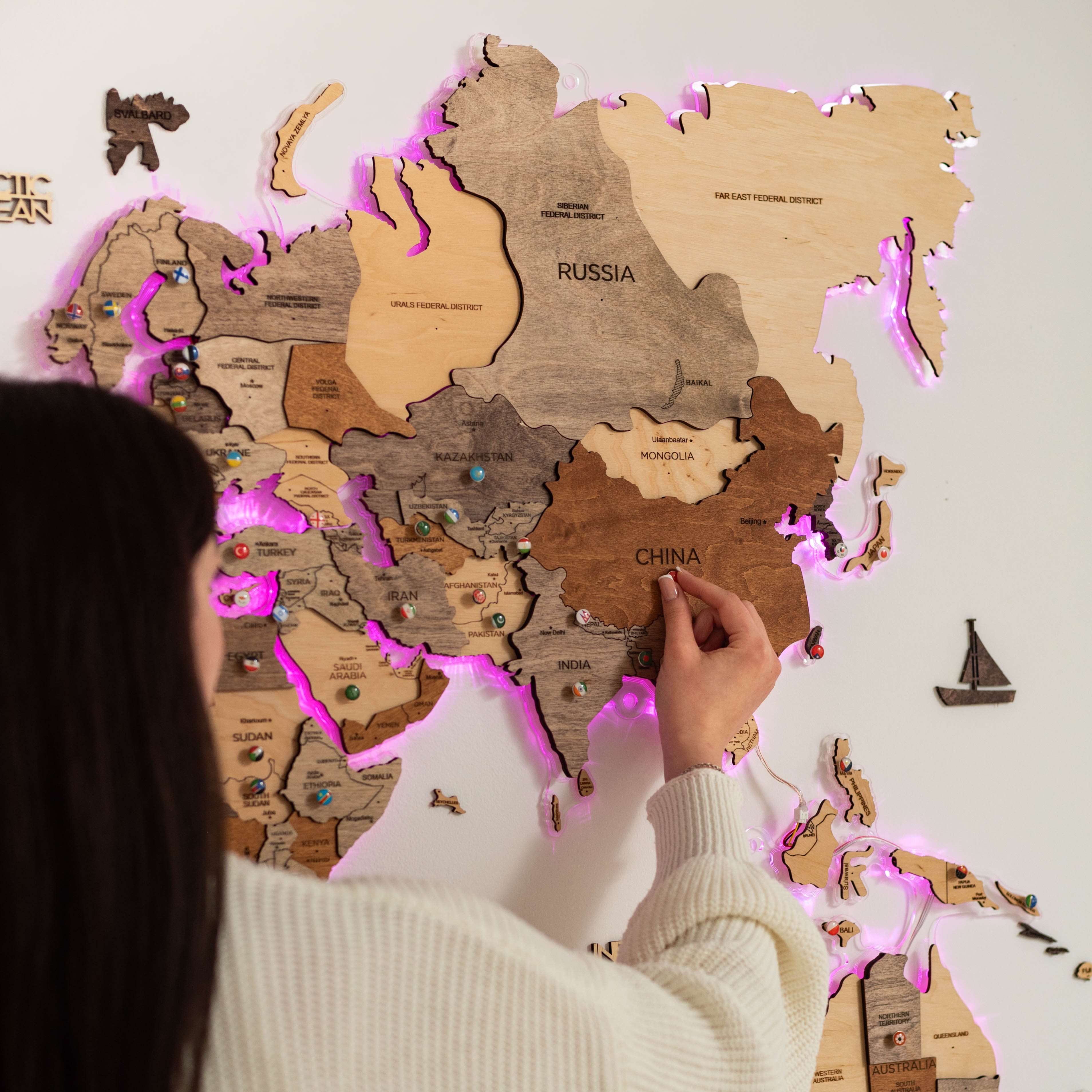 3D LED Wooden World Map 2.0 (with acrylic background) Enjoy The Wood