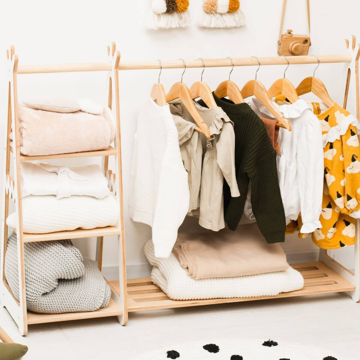 Wooden children's clothing rack - SJB-DIAMOND ELITES